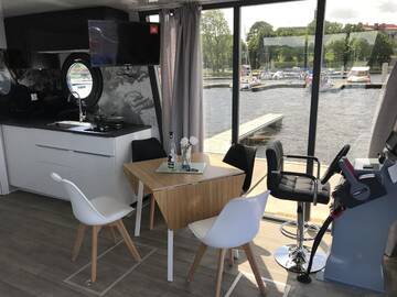 Фото номера Плавучий дом-лодка Morgan Апартаменты Houseboat Porta Mare г. Камень-Поморски 4