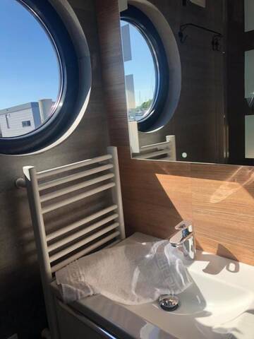 Фото номера Плавучий дом-лодка Julietta Апартаменты Houseboat Porta Mare г. Камень-Поморски 6