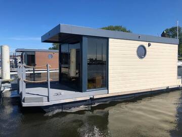 Фото номера Плавучий дом-лодка Julietta Апартаменты Houseboat Porta Mare г. Камень-Поморски 4