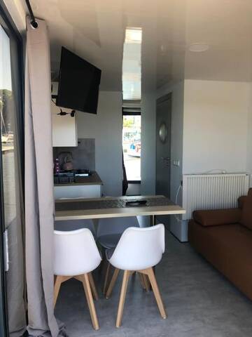 Фото номера Плавучий дом-лодка Julietta Апартаменты Houseboat Porta Mare г. Камень-Поморски 7