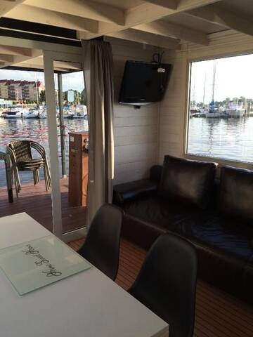 Фото номера Плавучий дом-лодка Kristofer Апартаменты Houseboat Porta Mare г. Камень-Поморски 4